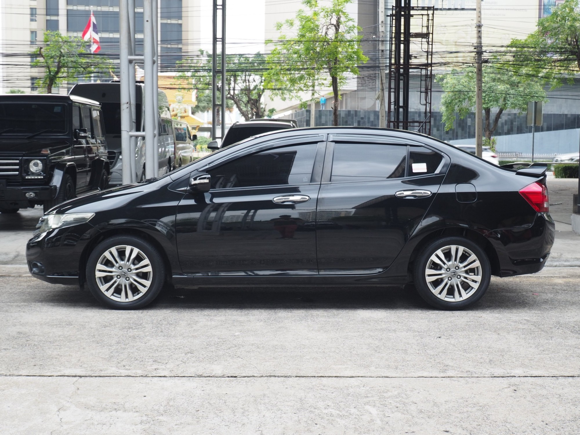 2013 Honda City สีดำ (รูปที่ 11)