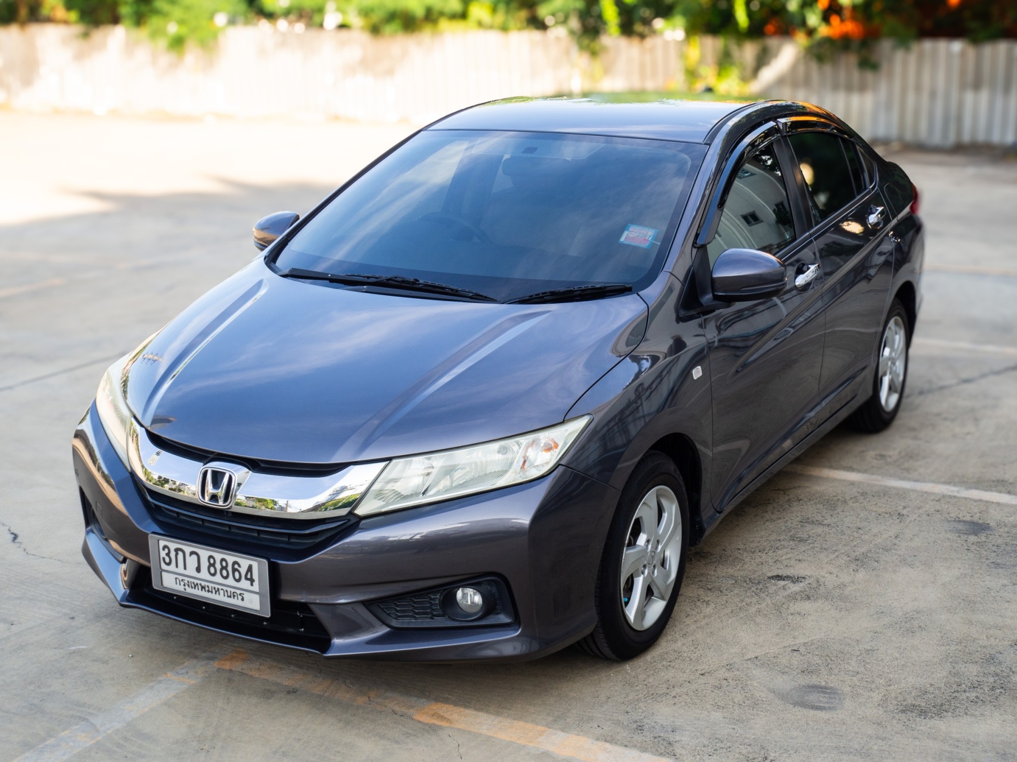 2014 Honda City สีเทา (รูปที่ 6)