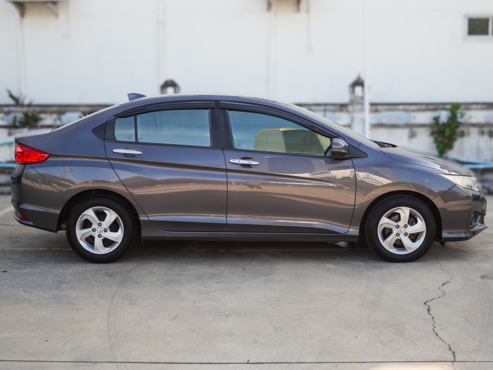 2014 Honda City สีเทา (รูปที่ 3)