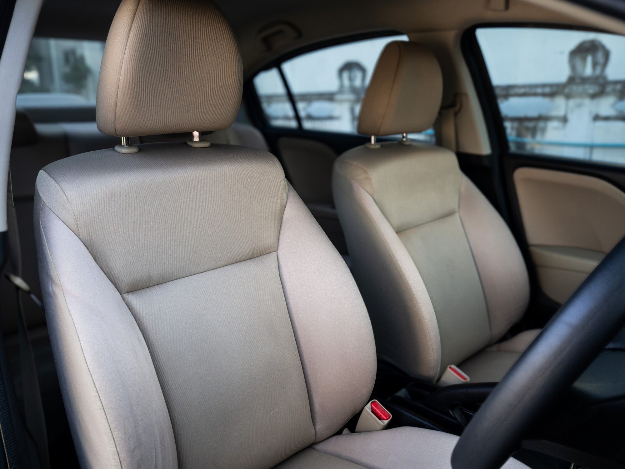 2014 Honda City สีเทา (รูปที่ 4)
