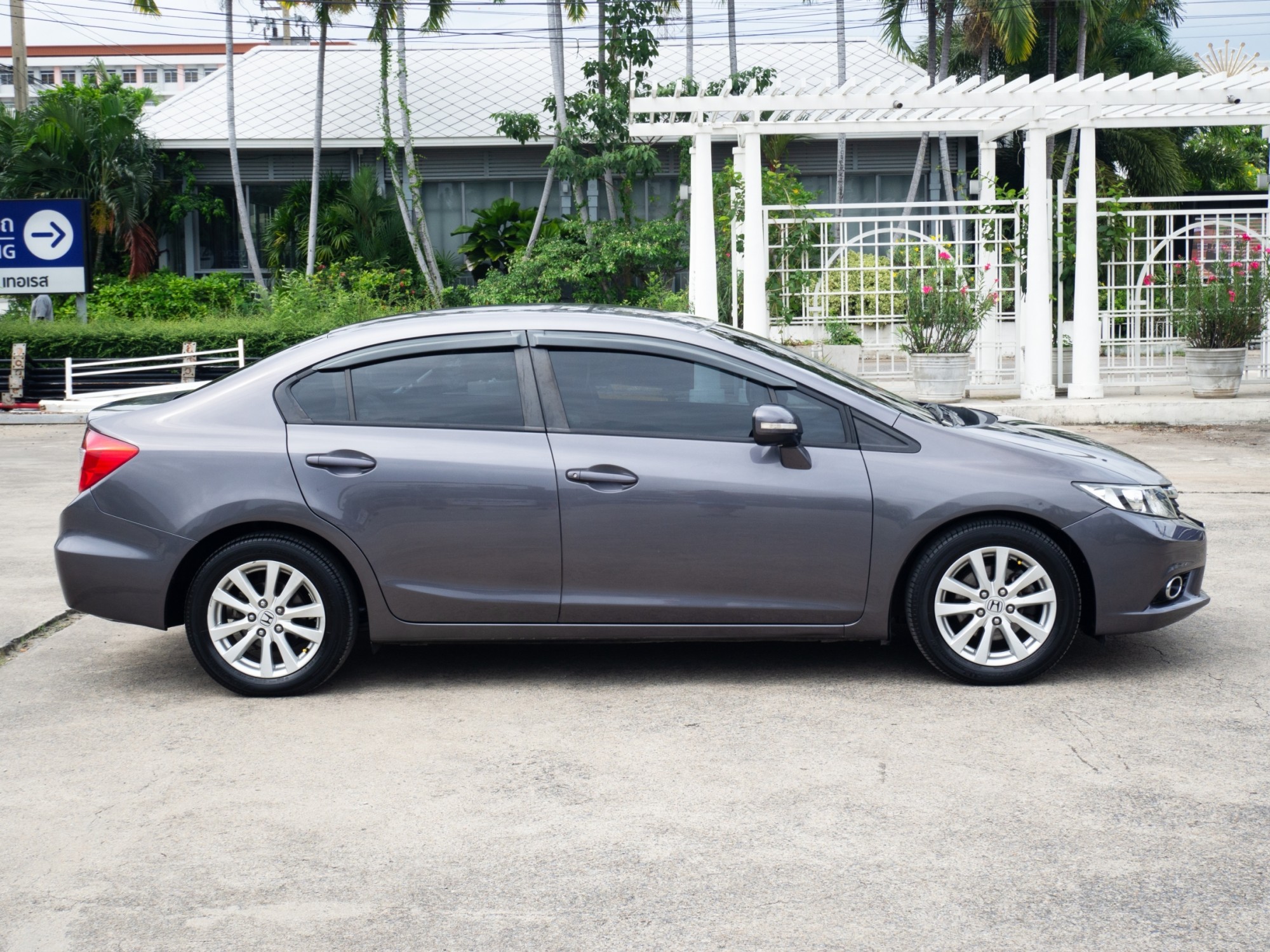 2016 Honda City สีเทา (รูปที่ 19)