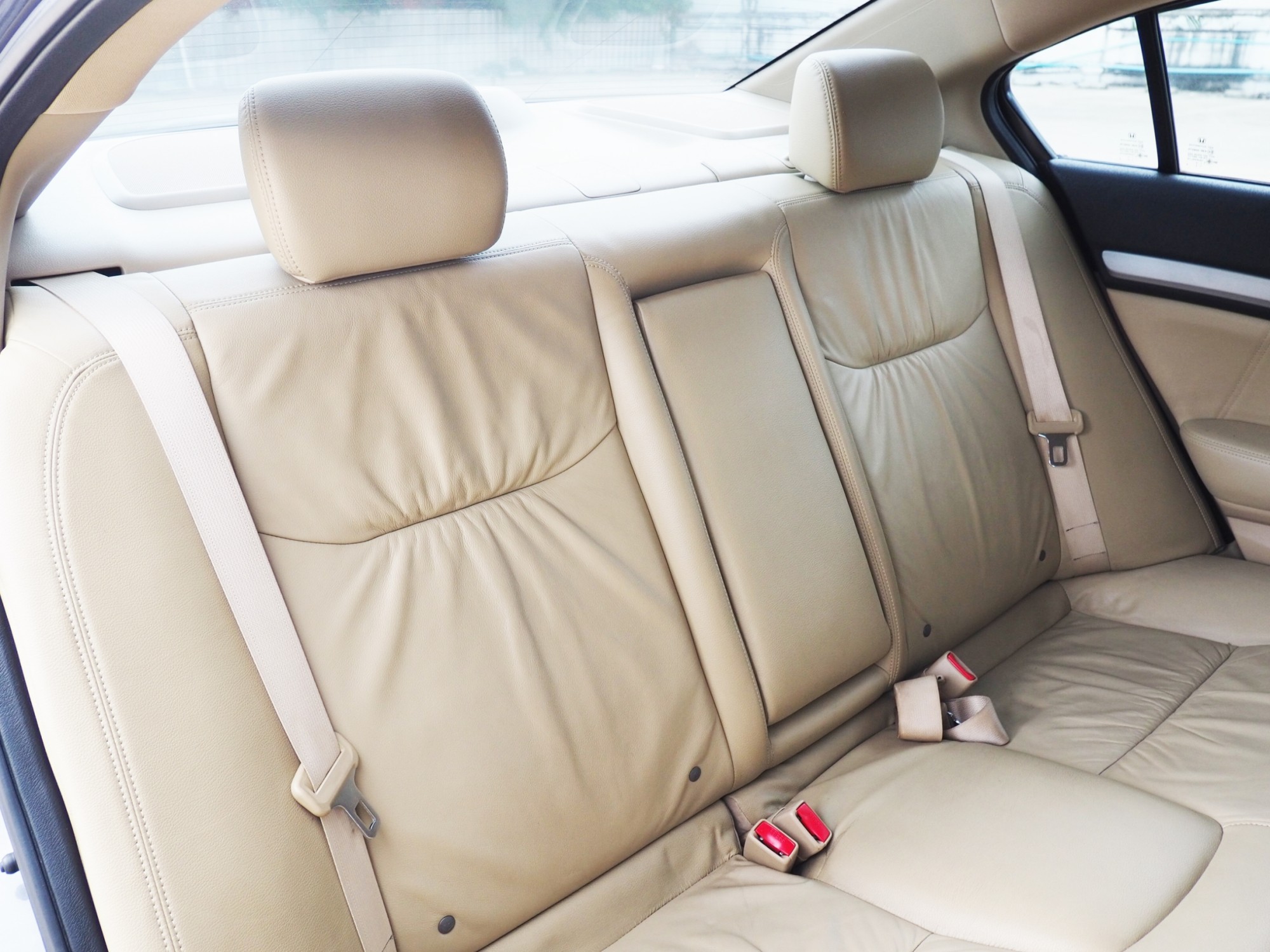 2016 Honda City สีเทา (รูปที่ 14)