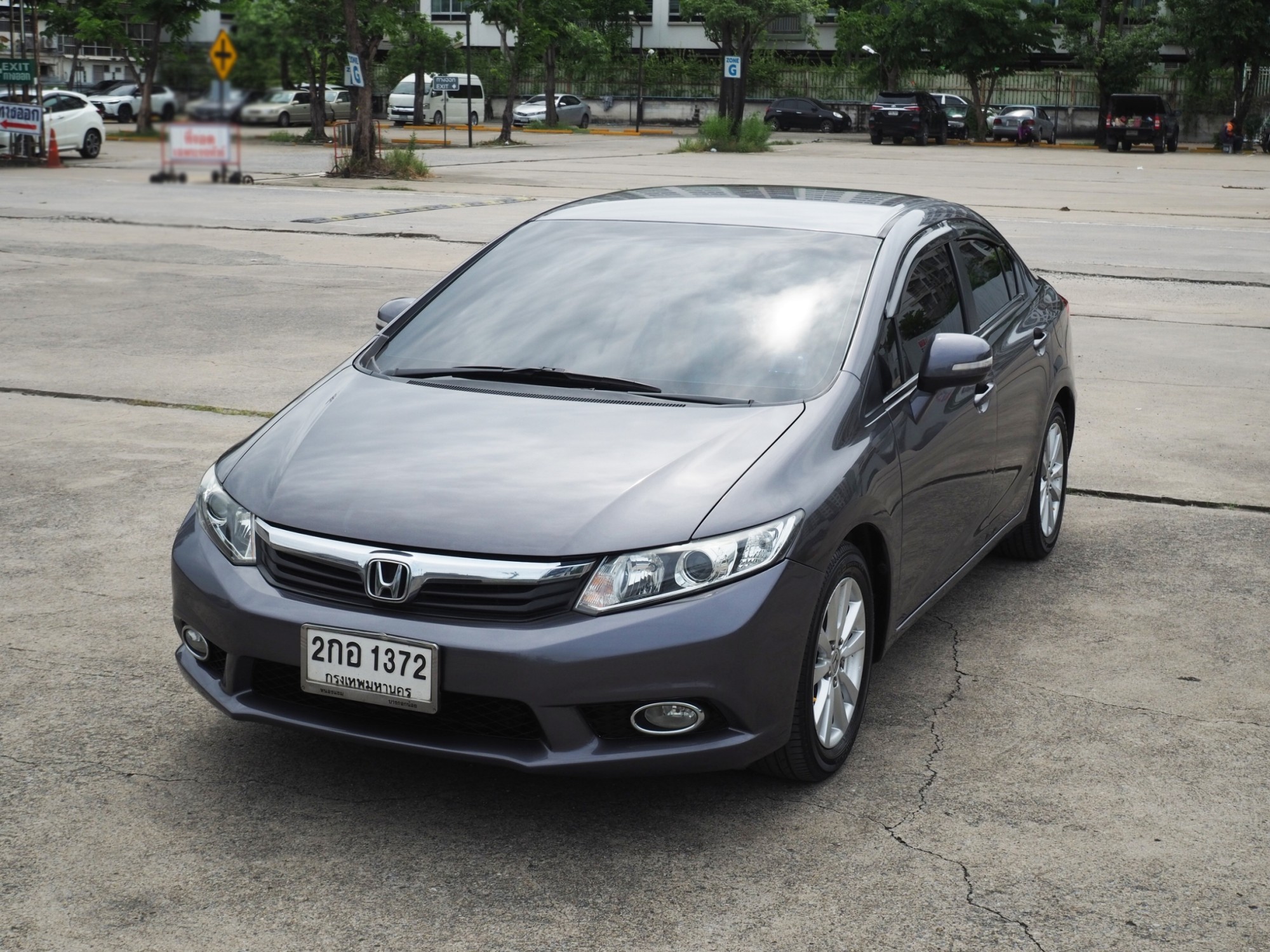 2016 Honda City สีเทา (รูปที่ 3)