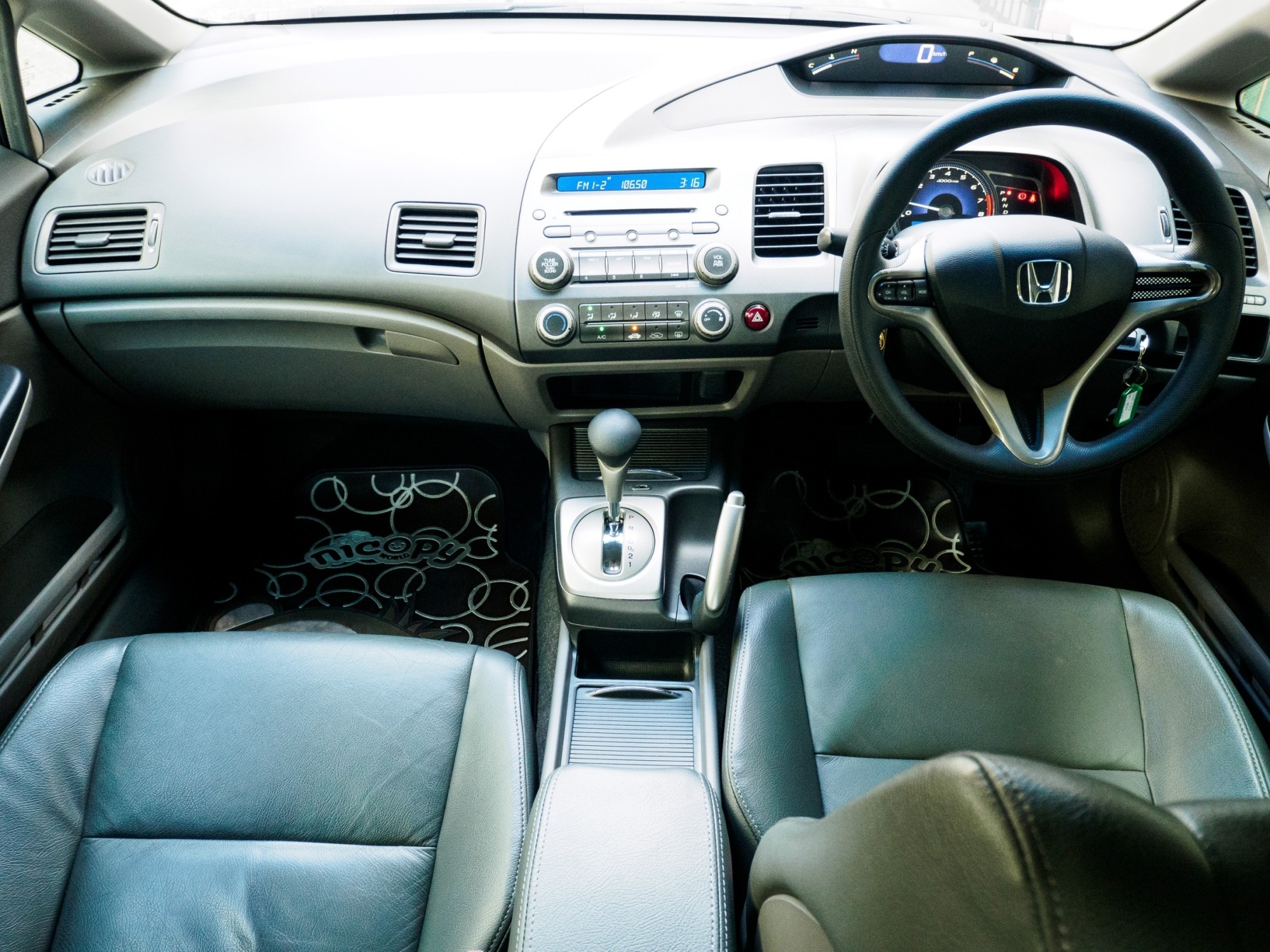 2010 Honda Civic FD สีเทา (รูปที่ 19)
