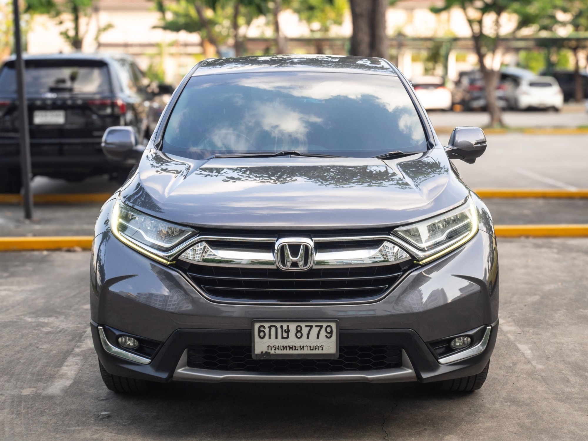 2017 Honda CR-V สีเทา (รูปที่ 4)