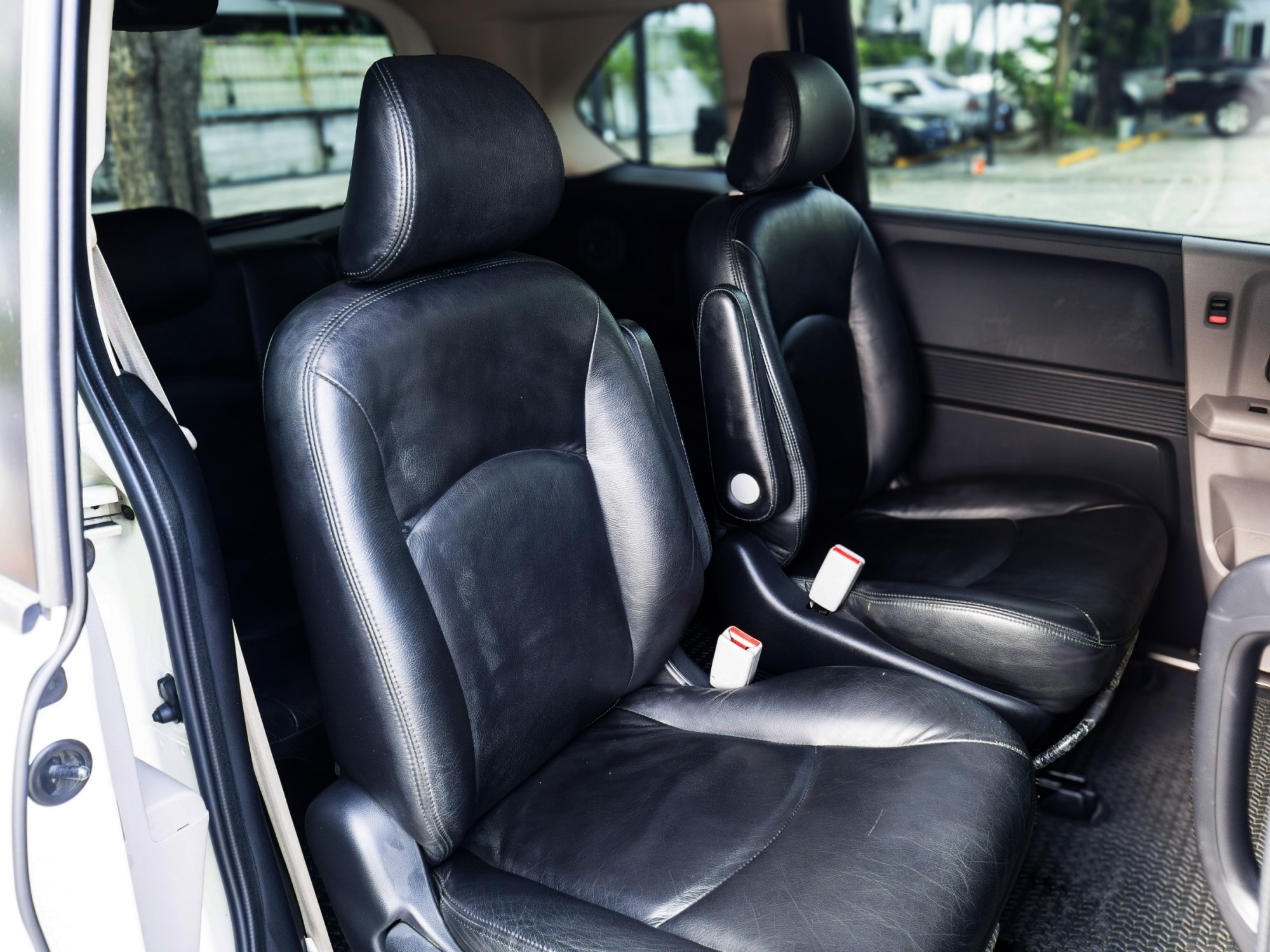 2010 Honda Freed สีขาว (รูปที่ 15)
