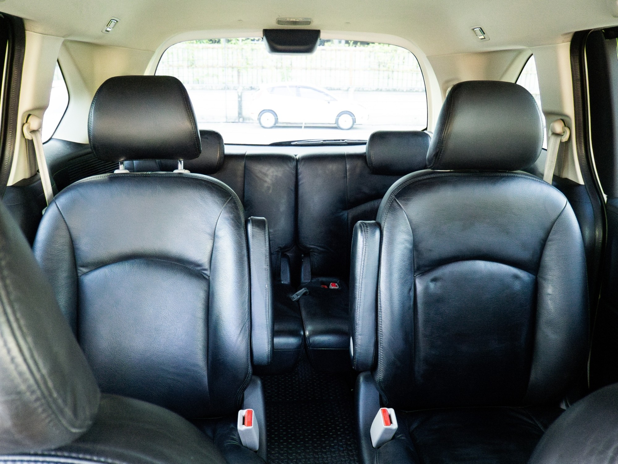 2010 Honda Freed สีขาว (รูปที่ 19)