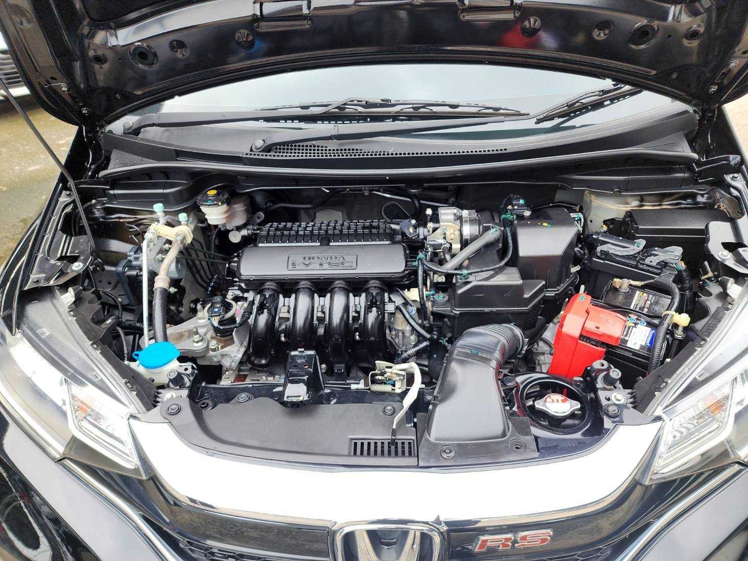 2019 Honda Jazz GK สีดำ (รูปที่ 14)