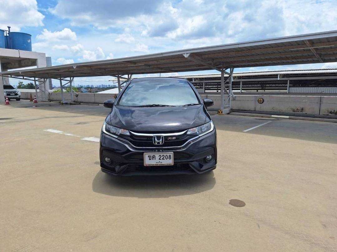 2019 Honda Jazz GK สีดำ (รูปที่ 2)
