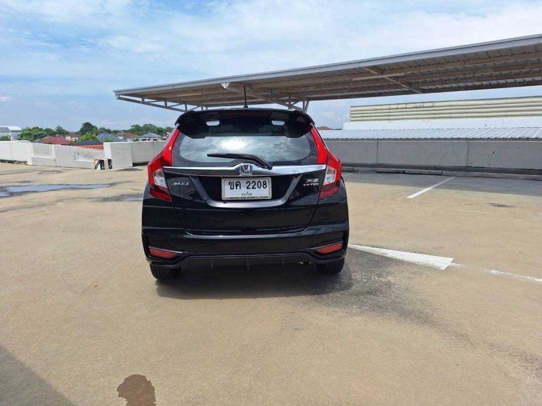 2019 Honda Jazz GK สีดำ (รูปที่ 5)