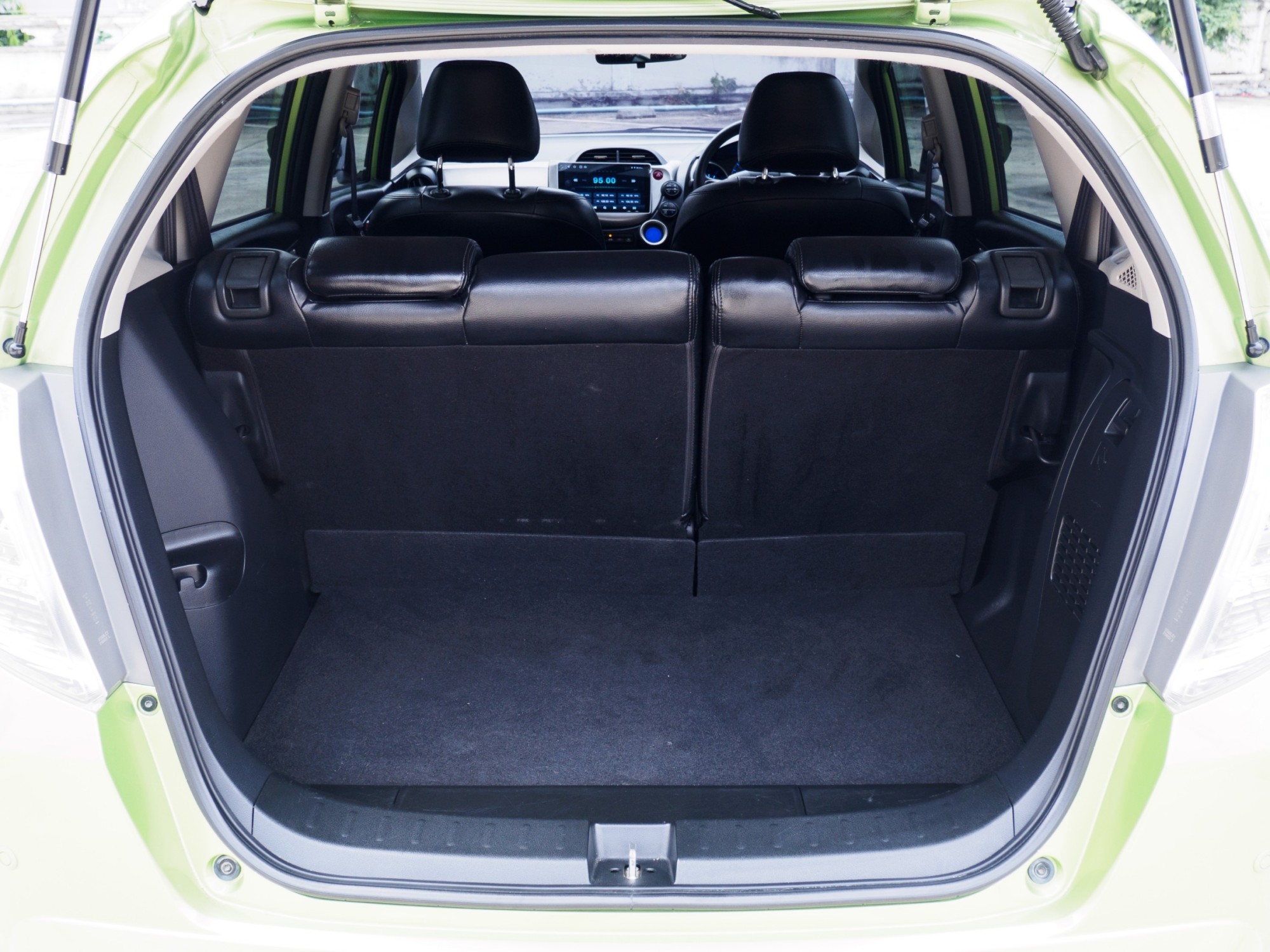 2013 Honda Jazz GE สีเขียว (รูปที่ 17)