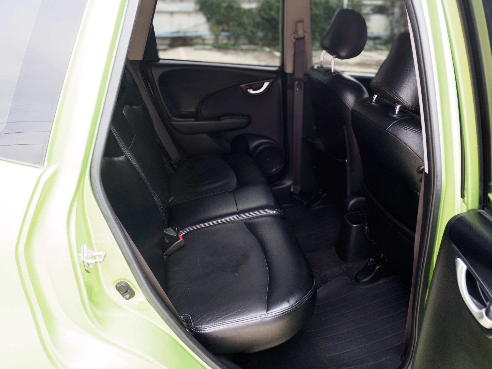2013 Honda Jazz GE สีเขียว (รูปที่ 8)