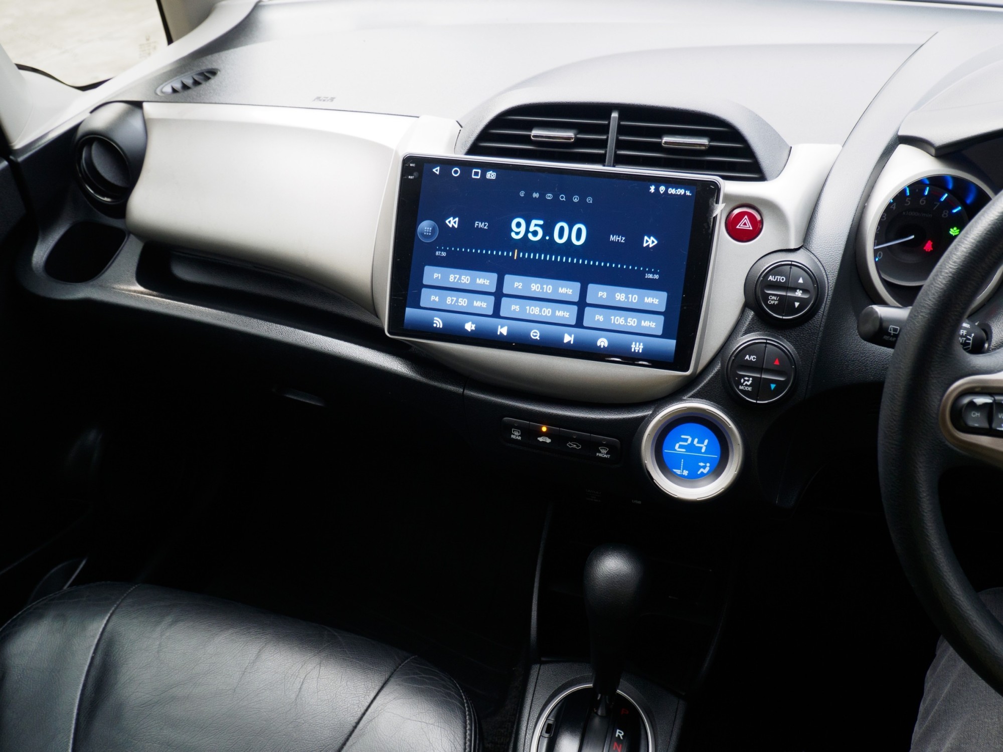 2013 Honda Jazz GE สีเขียว (รูปที่ 7)