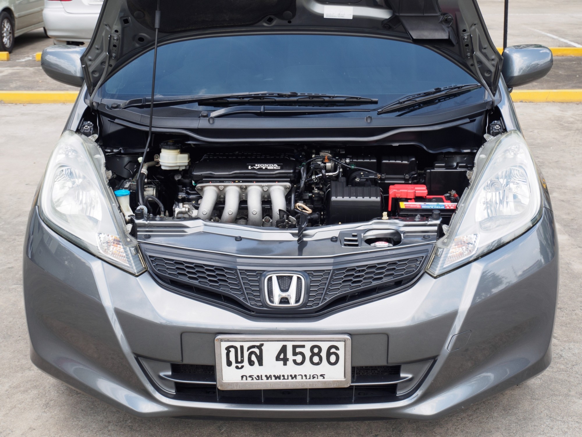 2011 Honda Jazz GE สีเทา (รูปที่ 14)