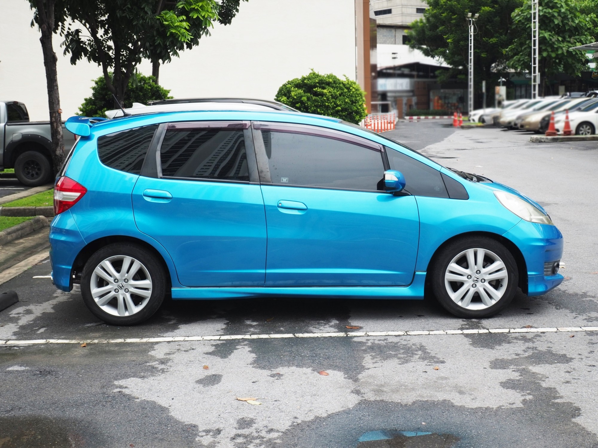 2012 Honda Jazz GE สีฟ้า (รูปที่ 16)