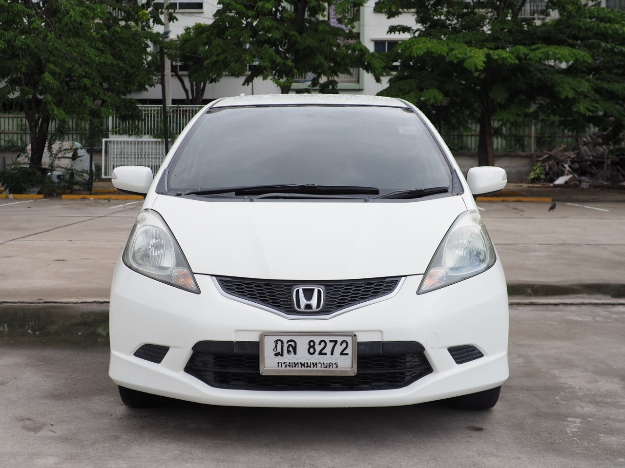 2010 Honda Jazz GE สีขาว (รูปที่ 2)