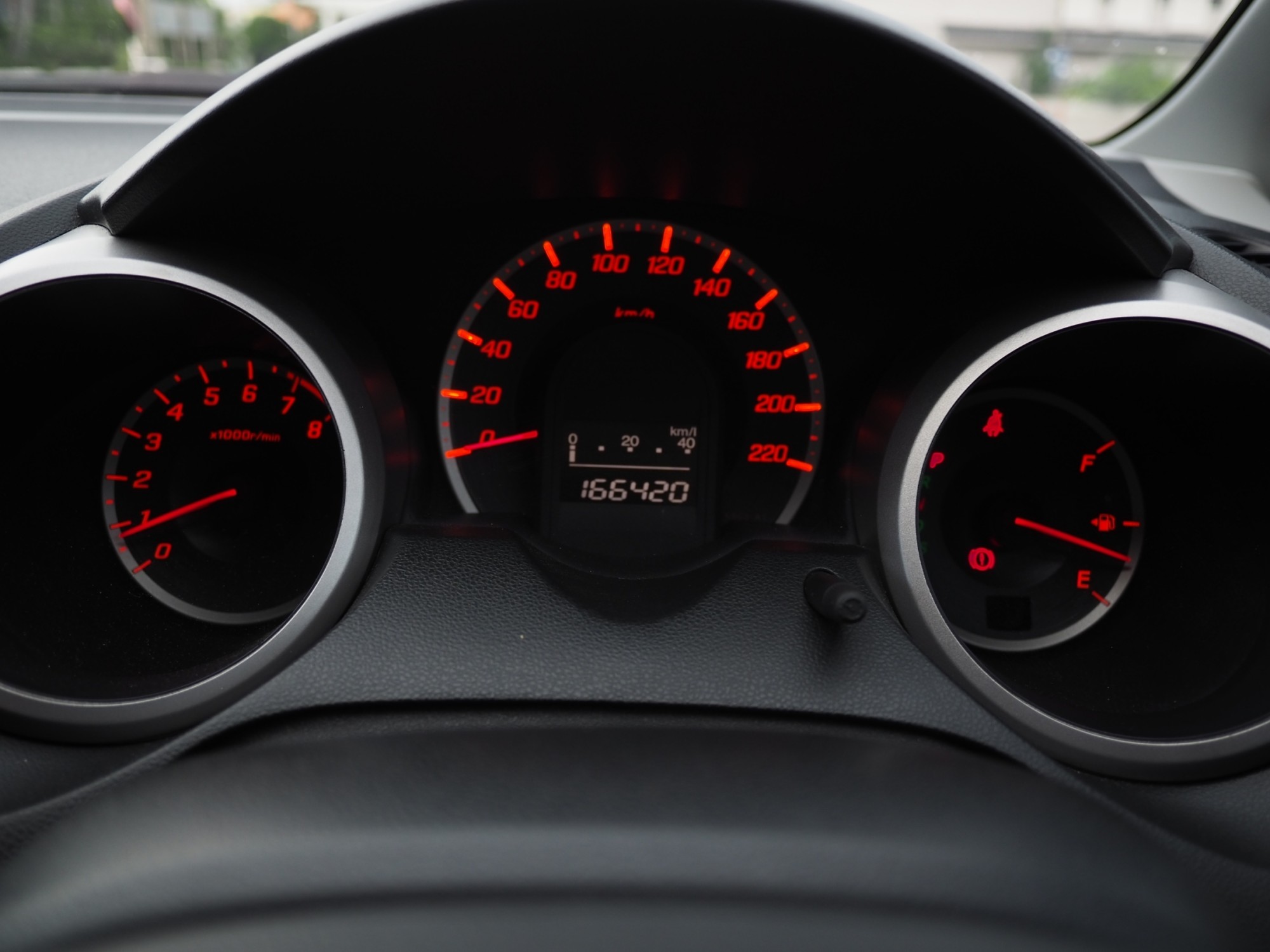 2010 Honda Jazz GE สีขาว (รูปที่ 14)