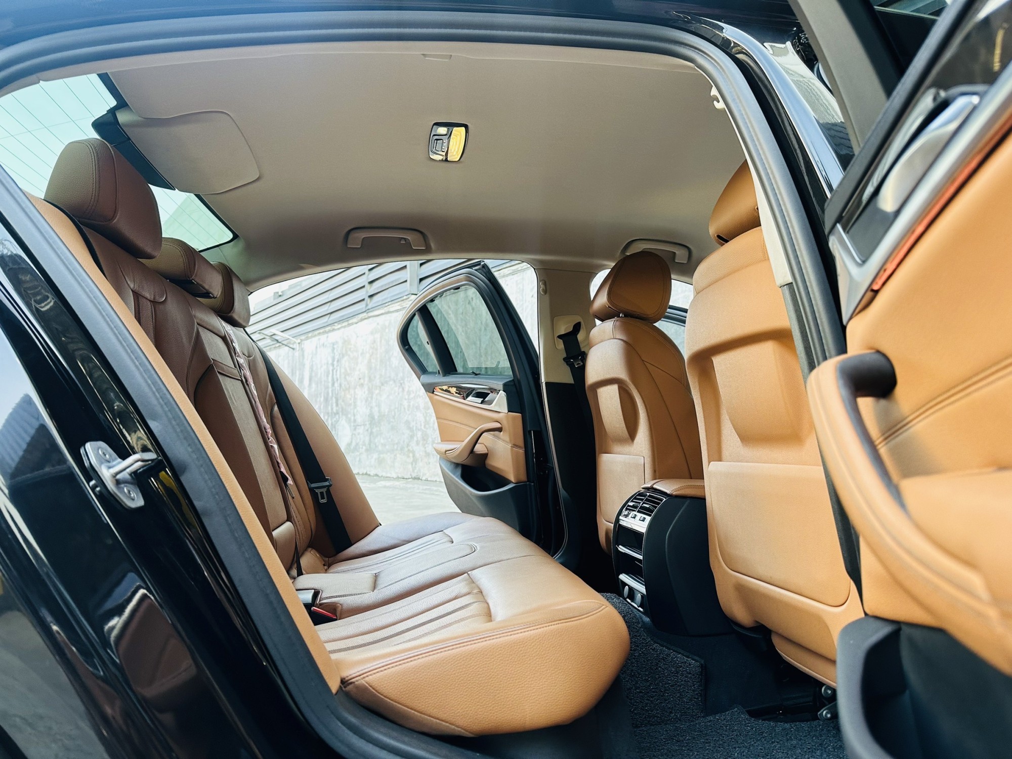 2018 BMW SERIES 5, 520d SPORT โฉม G30 (รูปที่ 7)