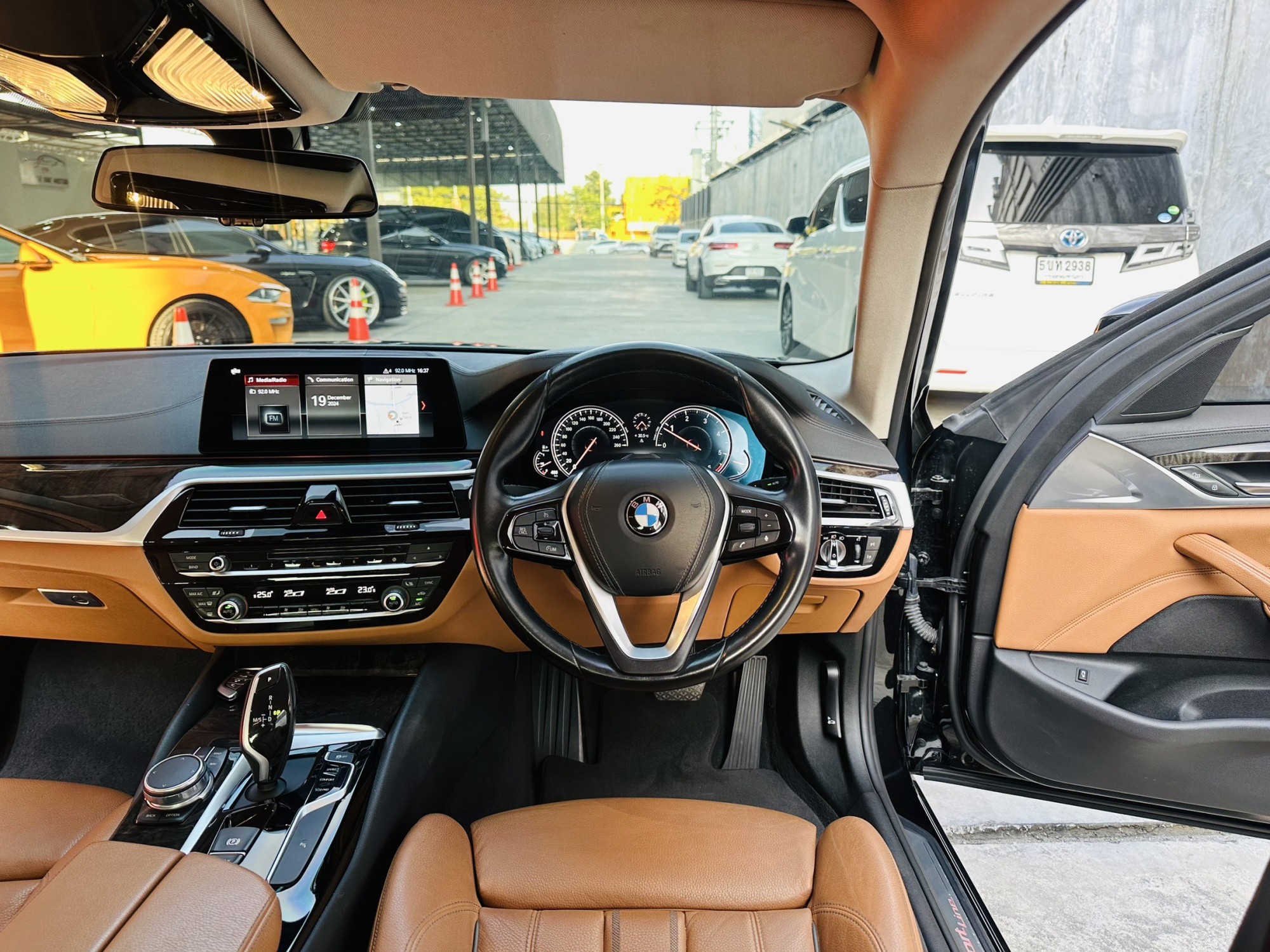 2018 BMW SERIES 5, 520d SPORT โฉม G30 (รูปที่ 14)