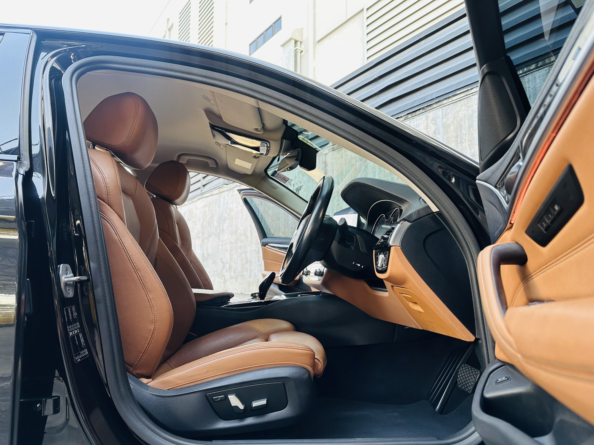 2018 BMW SERIES 5, 520d SPORT โฉม G30 (รูปที่ 11)