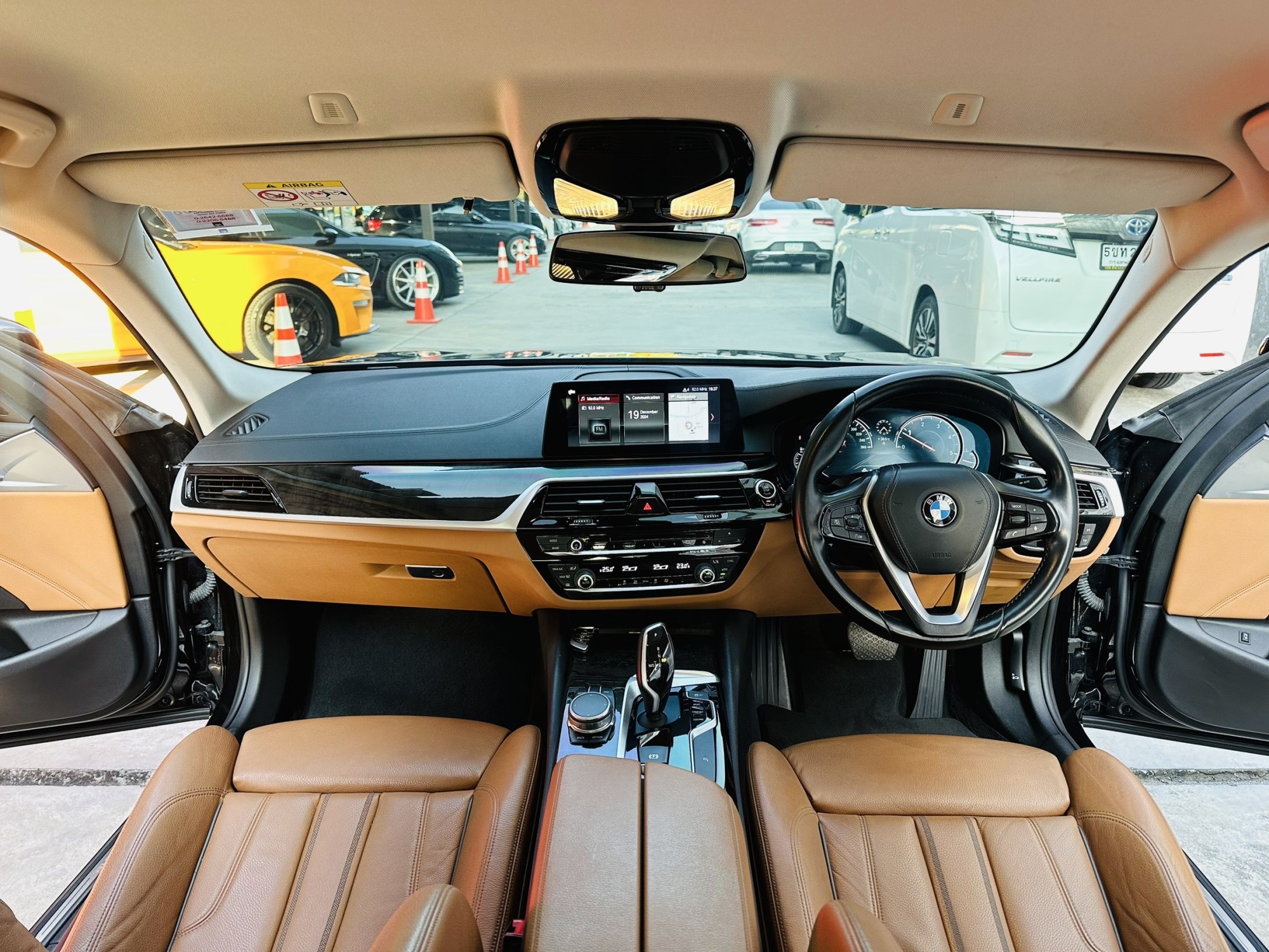 2018 BMW SERIES 5, 520d SPORT โฉม G30 (รูปที่ 8)