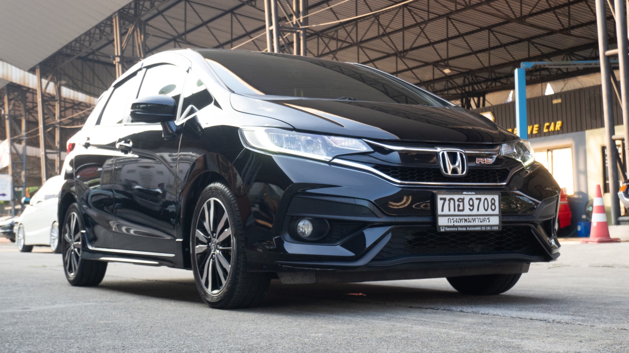 2018 Honda Jazz GK สีดำ (รูปที่ 19)