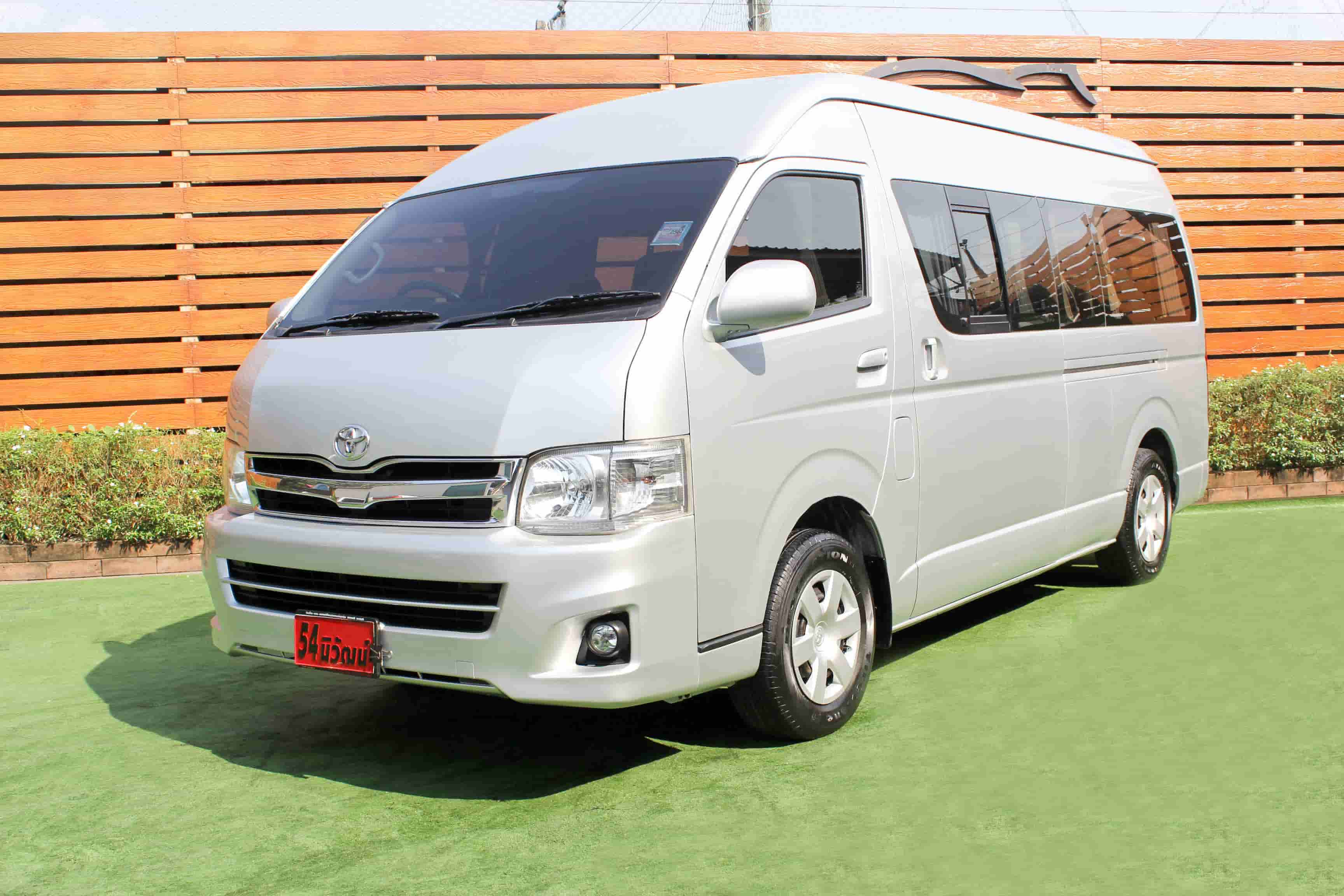 Toyota COMMUTER 2.5 GL ปี 2012 สีเงิน