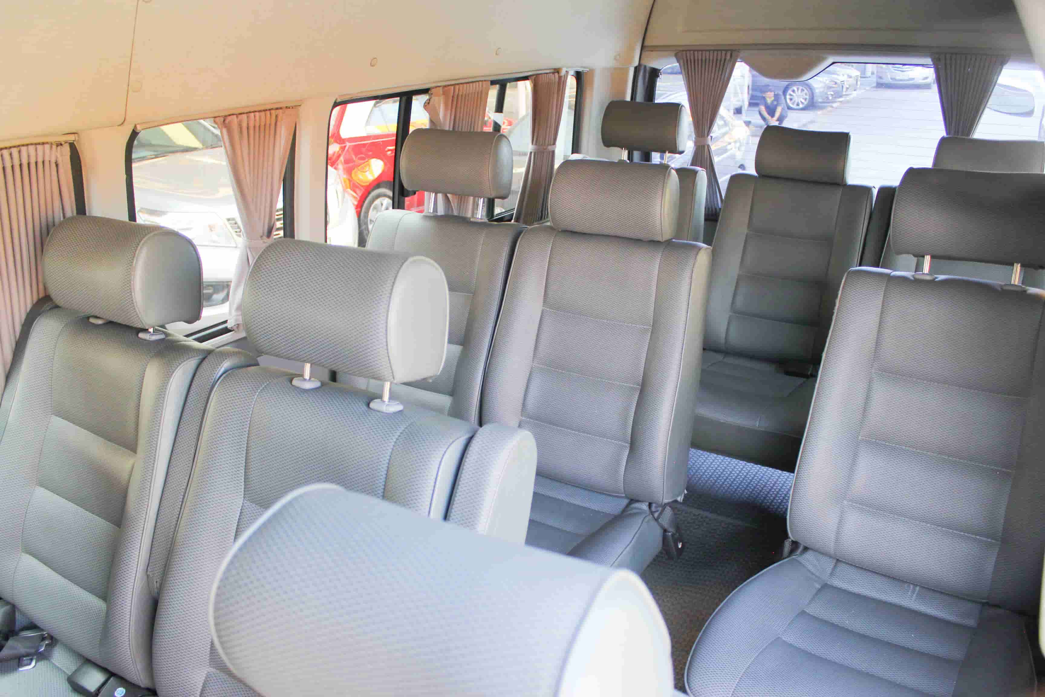 Toyota COMMUTER 2.5 GL ปี 2012 สีเงิน (รูปที่ 13)