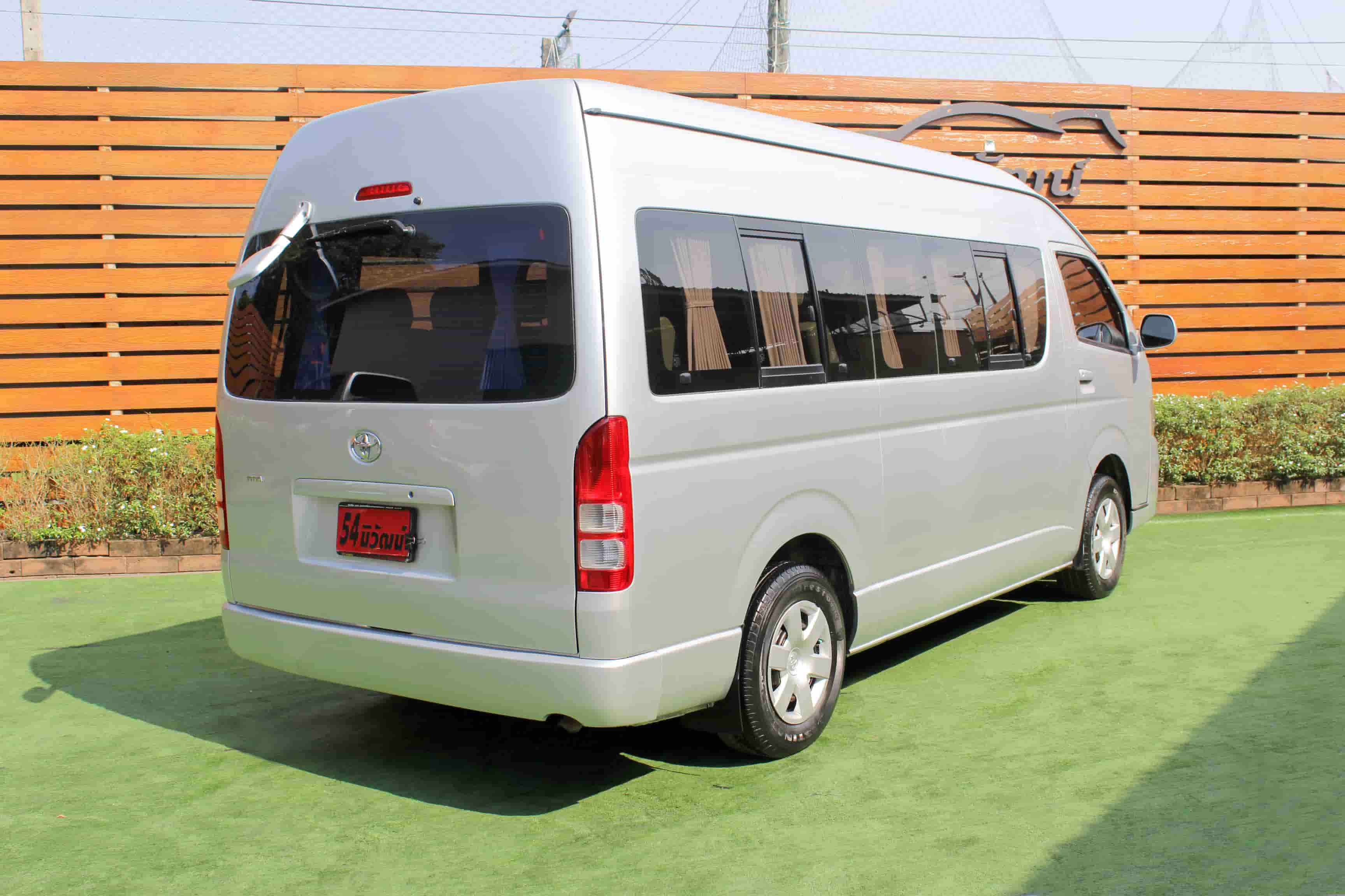 Toyota COMMUTER 2.5 GL ปี 2012 สีเงิน (รูปที่ 14)