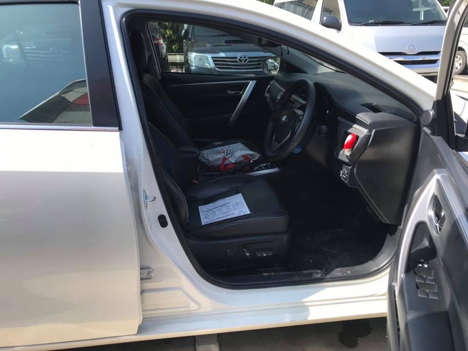 Toyota Corolla Altis โฉม 14-16 ปี 2015 สีขาว (รูปที่ 9)