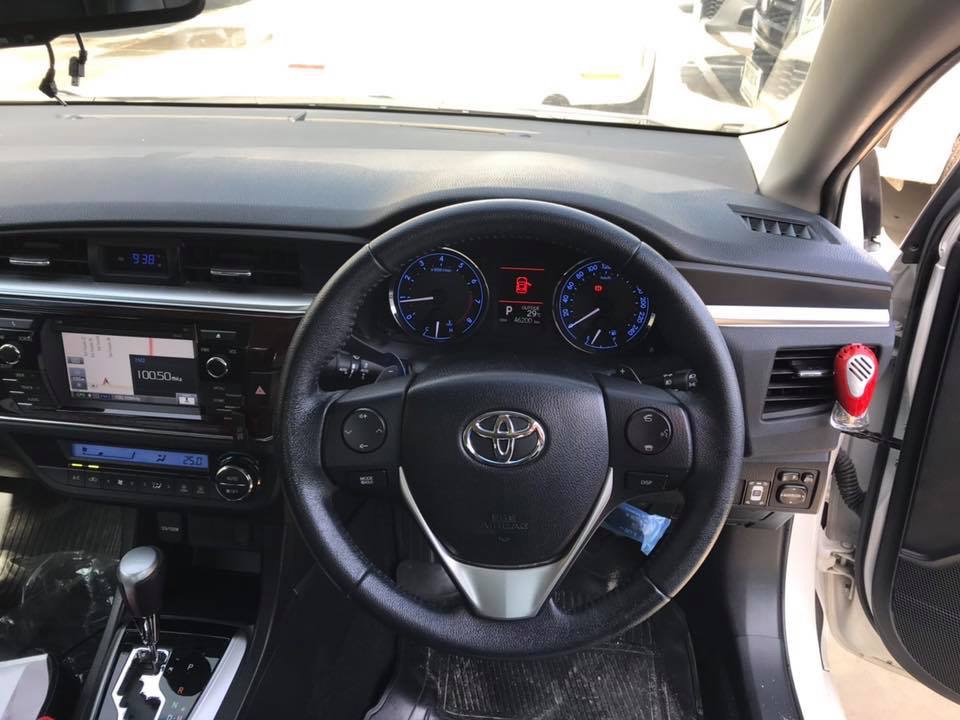 Toyota Corolla Altis โฉม 14-16 ปี 2015 สีขาว (รูปที่ 13)