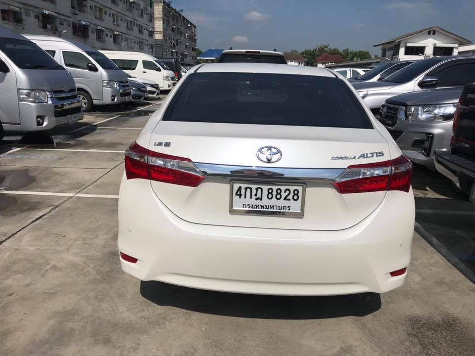 Toyota Corolla Altis โฉม 14-16 ปี 2015 สีขาว (รูปที่ 6)