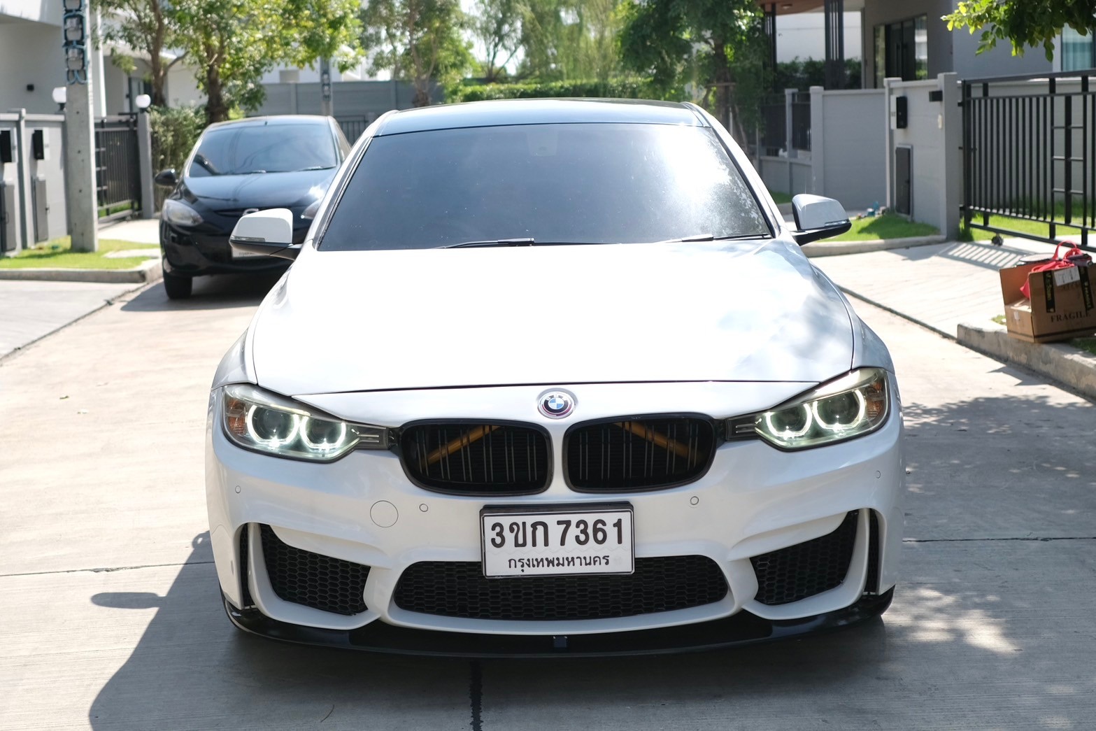 BMW 320d luxury เครื่อง: ดีเซล ปี:2012 จด 2014 เกียร์: ออโต้ สี: ขาว ไมล์: 11x,xxx Km. (รูปที่ 6)