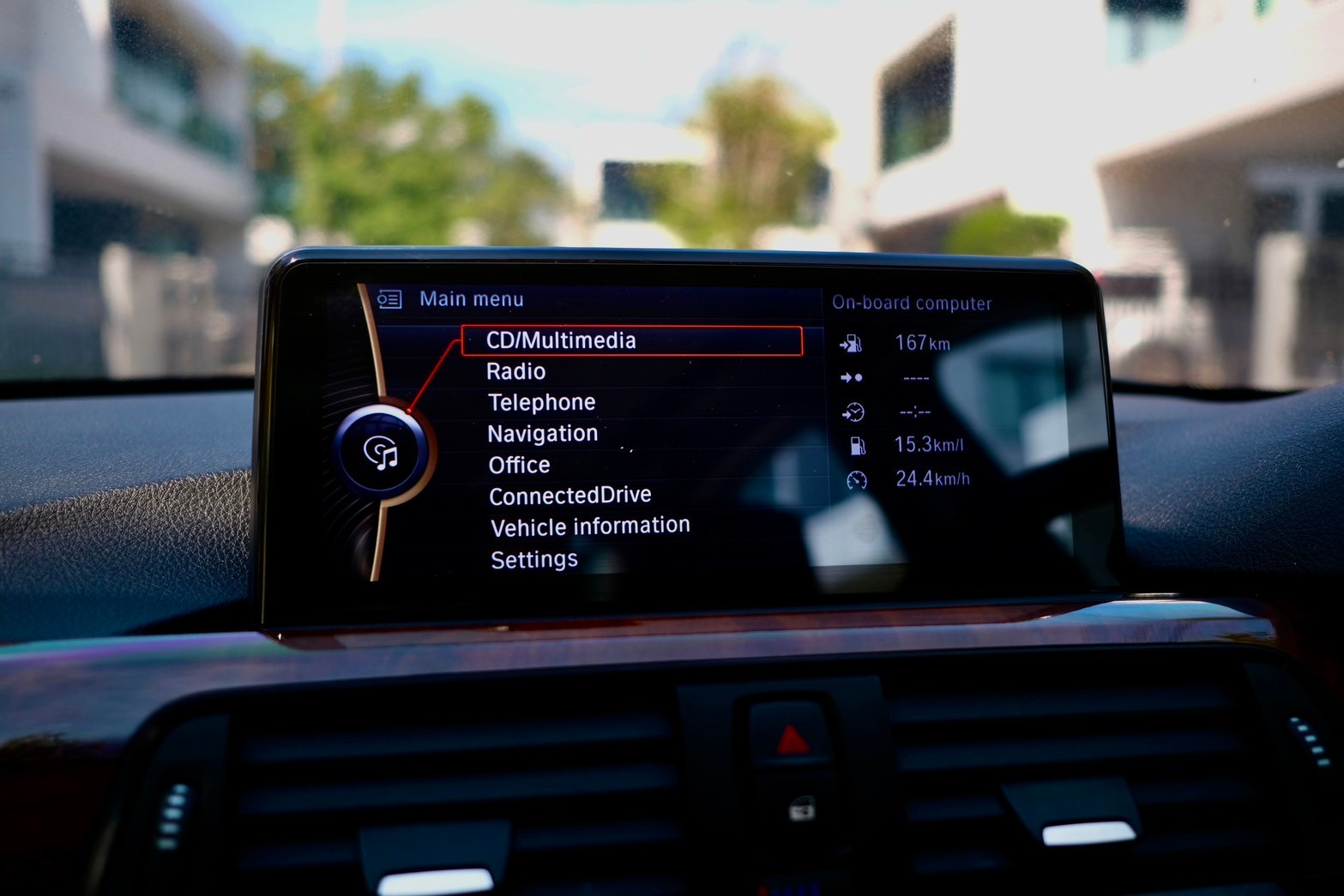 BMW 320d luxury เครื่อง: ดีเซล ปี:2012 จด 2014 เกียร์: ออโต้ สี: ขาว ไมล์: 11x,xxx Km. (รูปที่ 17)