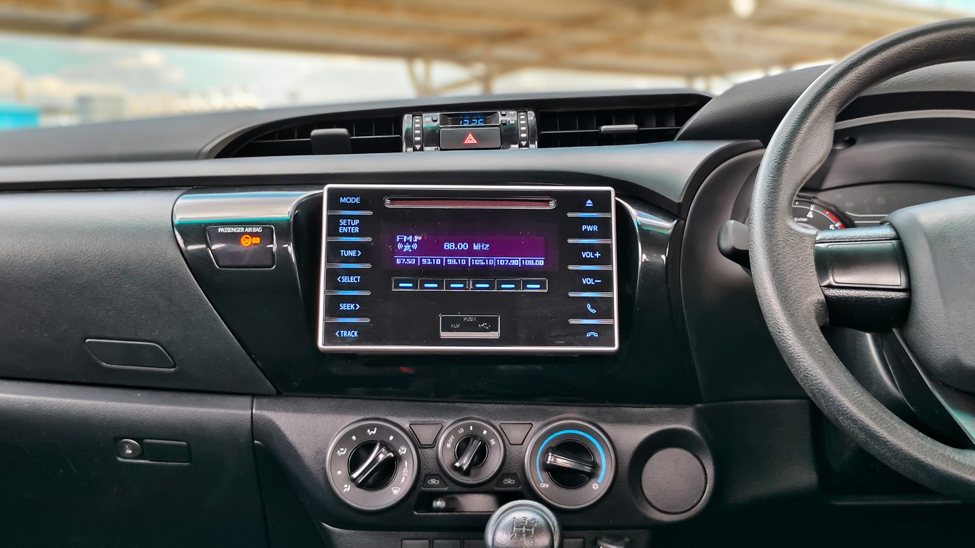 TOYOTA Revo Smart Cab 2.4J Plus 5M/T ปี 2018 (รูปที่ 11)