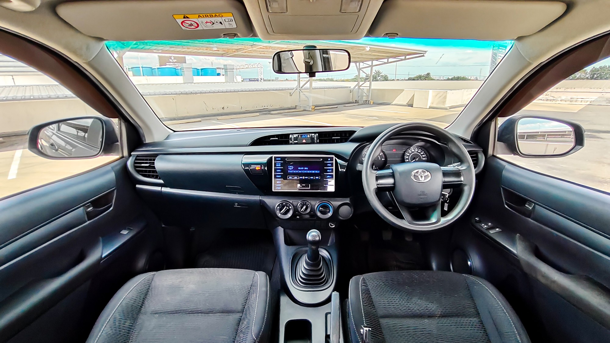 TOYOTA Revo Smart Cab 2.4J Plus 5M/T ปี 2018 (รูปที่ 21)