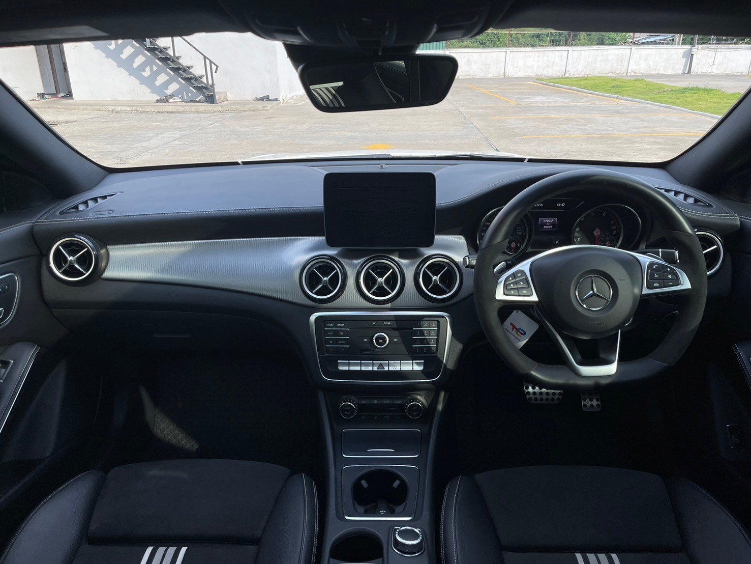 Mercedes-Benz CLA250 AMG Facelift White Art Edition (W117) ปี 2018 จด 2019 (รูปที่ 10)