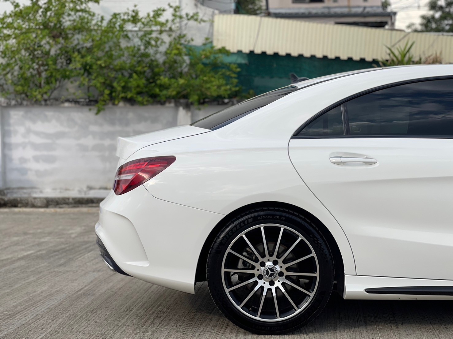 Mercedes-Benz CLA250 AMG Facelift White Art Edition (W117) ปี 2018 จด 2019 (รูปที่ 8)