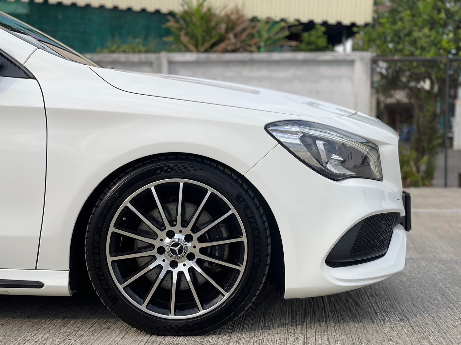 Mercedes-Benz CLA250 AMG Facelift White Art Edition (W117) ปี 2018 จด 2019 (รูปที่ 7)