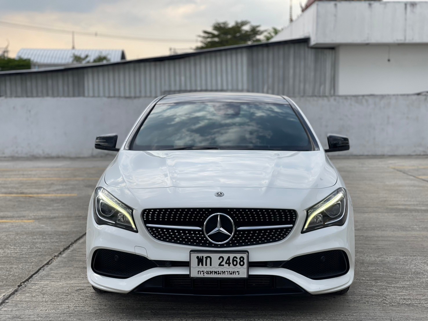 Mercedes-Benz CLA250 AMG Facelift White Art Edition (W117) ปี 2018 จด 2019 (รูปที่ 3)