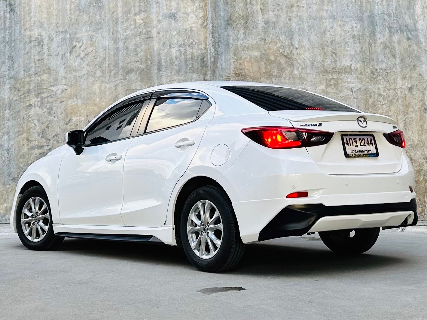 2017 MAZDA 2 1.3 Skyactiv-G High Connect (รูปที่ 4)