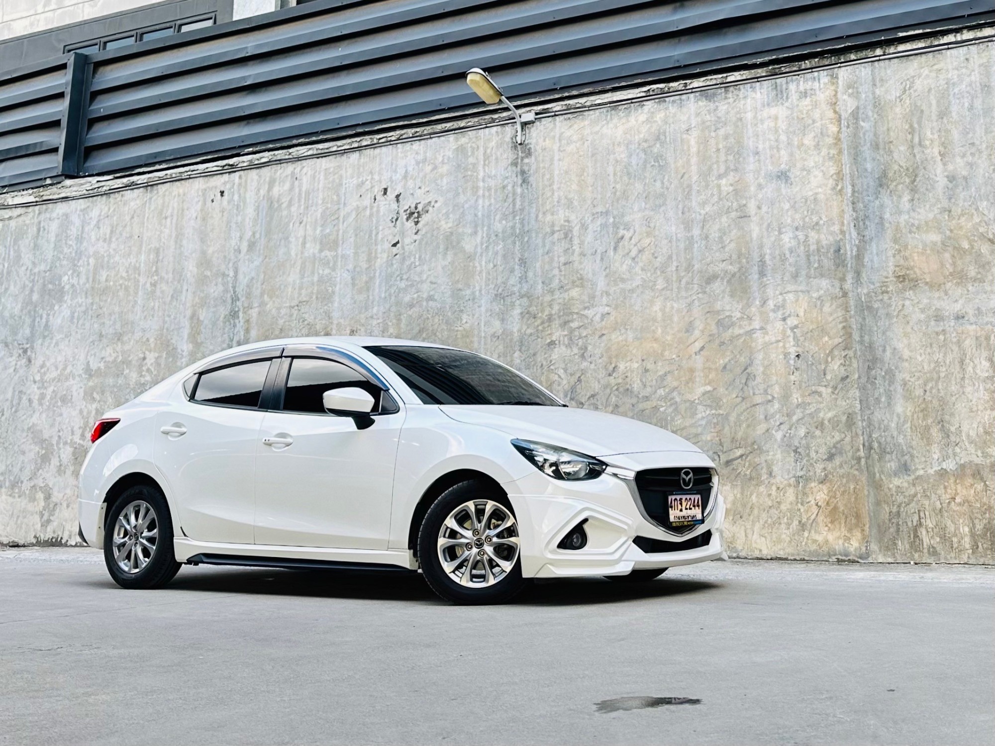 2017 MAZDA 2 1.3 Skyactiv-G High Connect (รูปที่ 2)