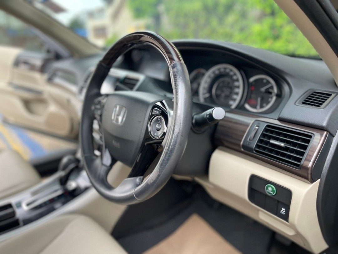 Honda #Accord 2.0 E ปี 2018 สีดำ auto รถสวย (รูปที่ 13)