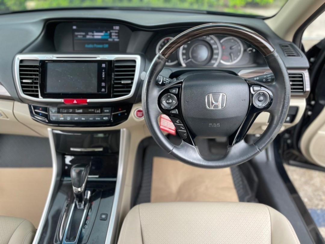Honda #Accord 2.0 E ปี 2018 สีดำ auto รถสวย (รูปที่ 11)