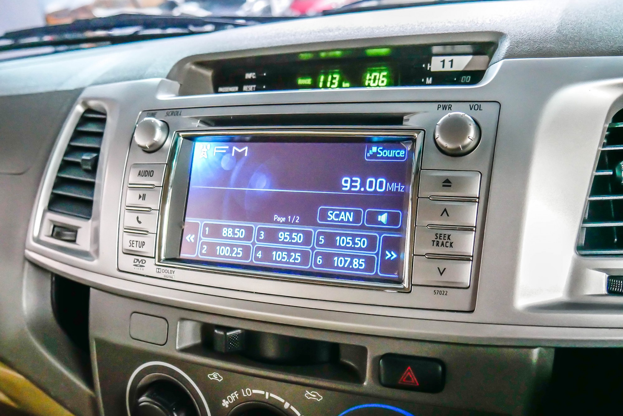 TOYOTA  VIGO CHAMP DOUBLECAB 3.0 G PRERUNNER MT  ปี 2011 สีดำ (รูปที่ 10)