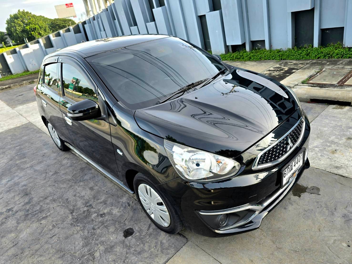 Mitsubishi Mirage GLX 1.2 ปี 2017 ไมล์ 110,000 kmเท่านั้น!!!!!! รถสวยมากๆทั้งภายนอกเเละภายใน ไม่มีชนหนักเลย เชคศูนย์Mitsuตลอด (รูปที่ 18)