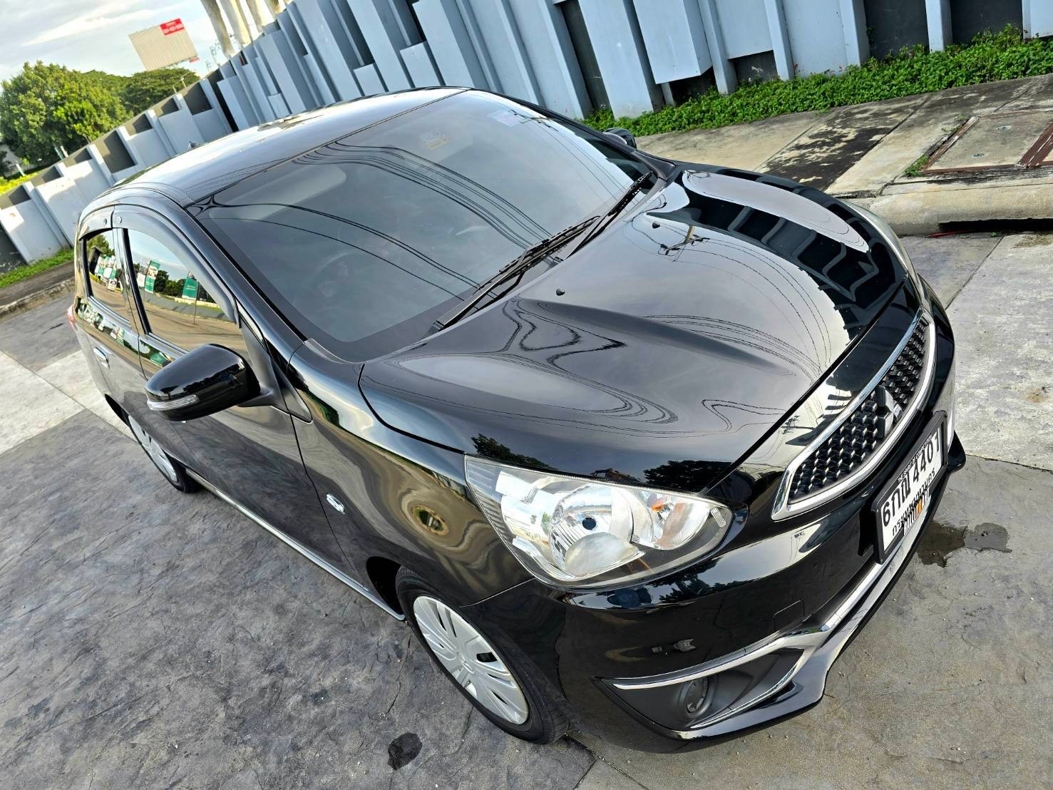 Mitsubishi Mirage GLX 1.2 ปี 2017 ไมล์ 110,000 kmเท่านั้น!!!!!! รถสวยมากๆทั้งภายนอกเเละภายใน ไม่มีชนหนักเลย เชคศูนย์Mitsuตลอด (รูปที่ 13)