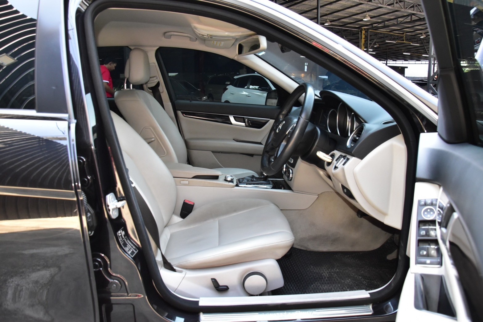 Benz C200 Avantgarde W204 ปี 2012 จด 14 (รูปที่ 10)
