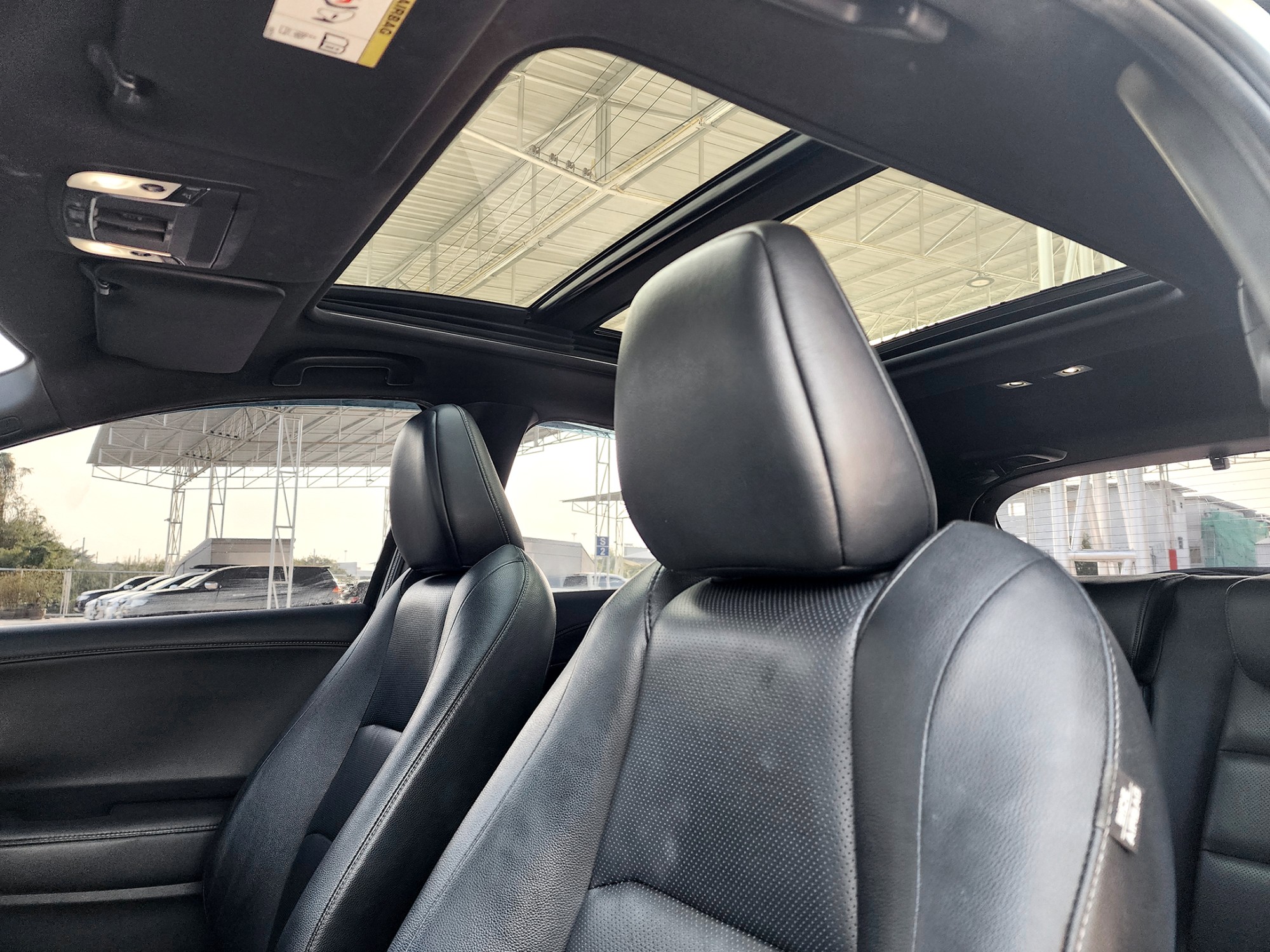 Honda Hrv 1.8RS Sunroof รุ่นท๊อปสุด ปี 2019 ไมล์ 119,000 กม. (รูปที่ 8)