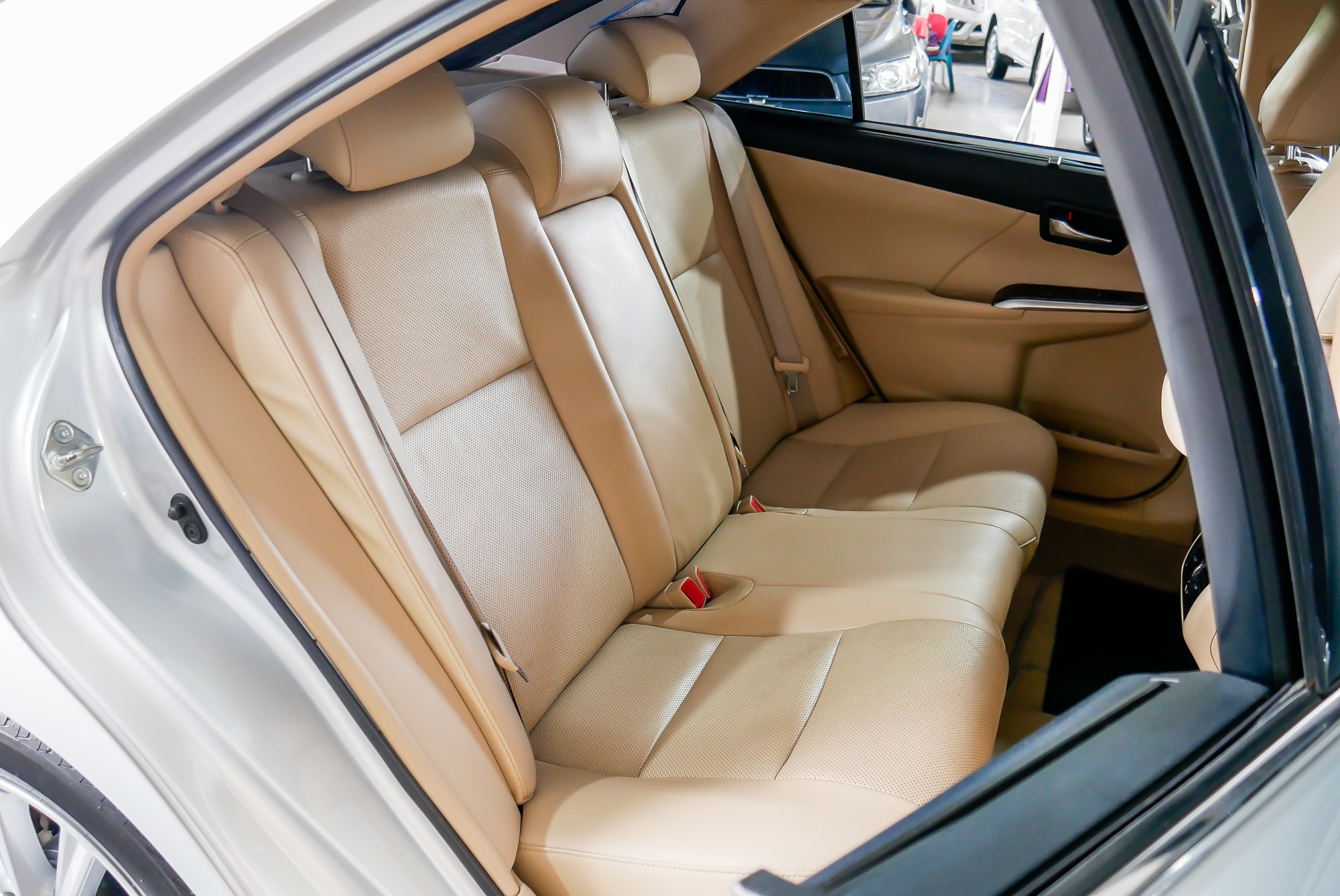 TOYOTA CAMRY 2.5 HV MP3 ปี 2012 สีเทา (รูปที่ 14)